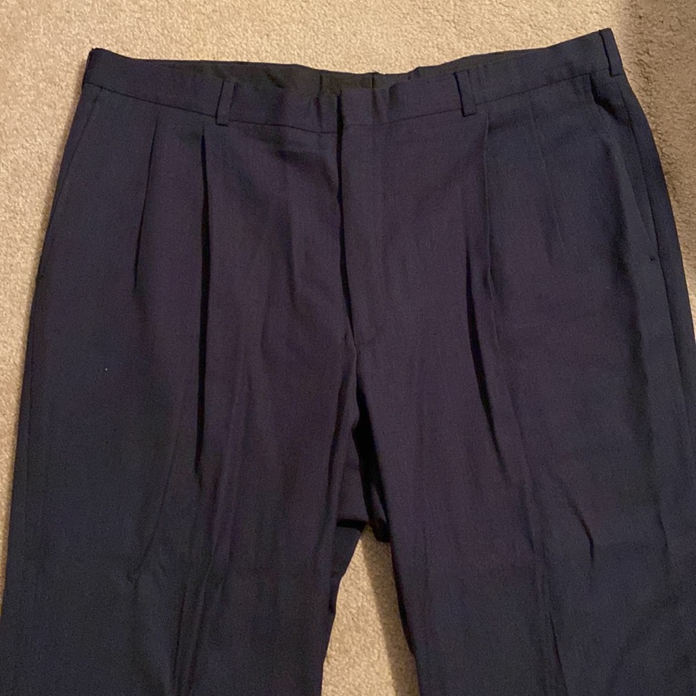 Barrington Men’s 2 piece Suit - Picture 6 of 10